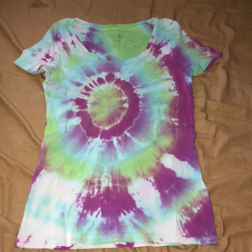 Tie-Dye V-neck Tee